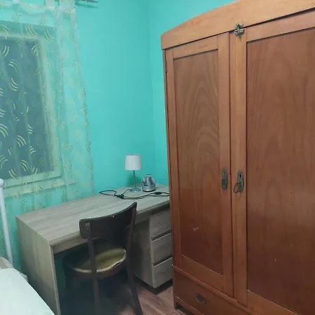 Tomas